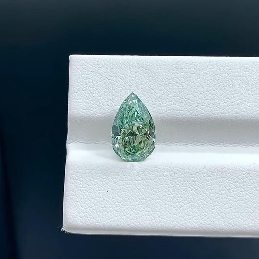 2.00 ct Pear Lab Grown Diamond: Fancy Vivid Green VS1, IGI Certified