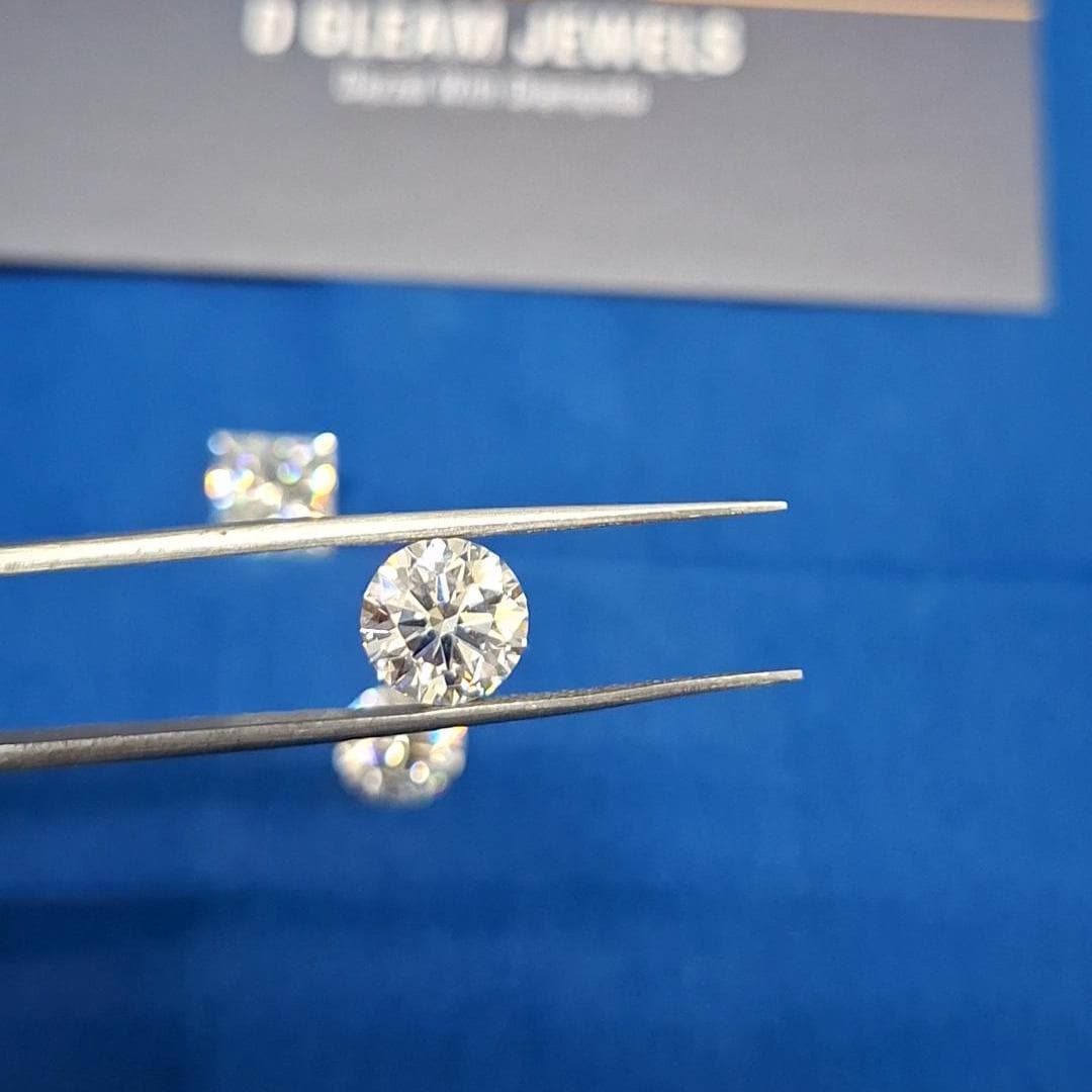 IGI Certified 2.01 CT Lab Grown Diamond: Round Brilliant Cut E VVS2