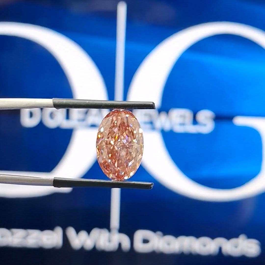 IGI Certified Lab Grown Diamond: 3.00 Carat Oval Cut Vivid Pink VVS/VS