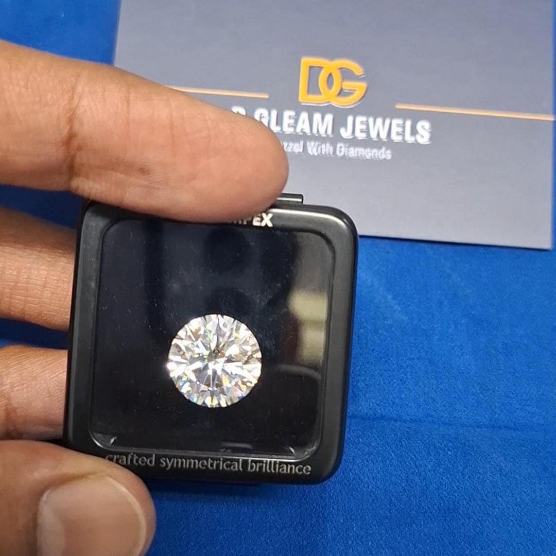 GIA Certified 1 Carat Round Cut Diamond | Conflict-Free
