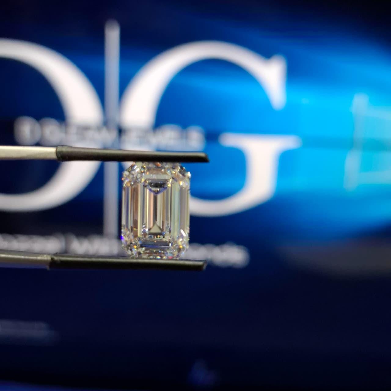 4.60 CT Emerald Cut Lab Grown Diamond: E/VS IGI Certified