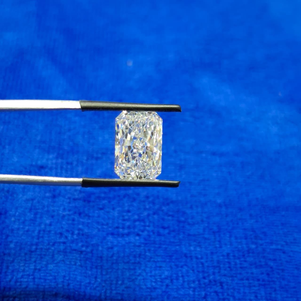 2.03 CT Radiant Cut Lab Grown Diamond: EF/VS Loose Diamond