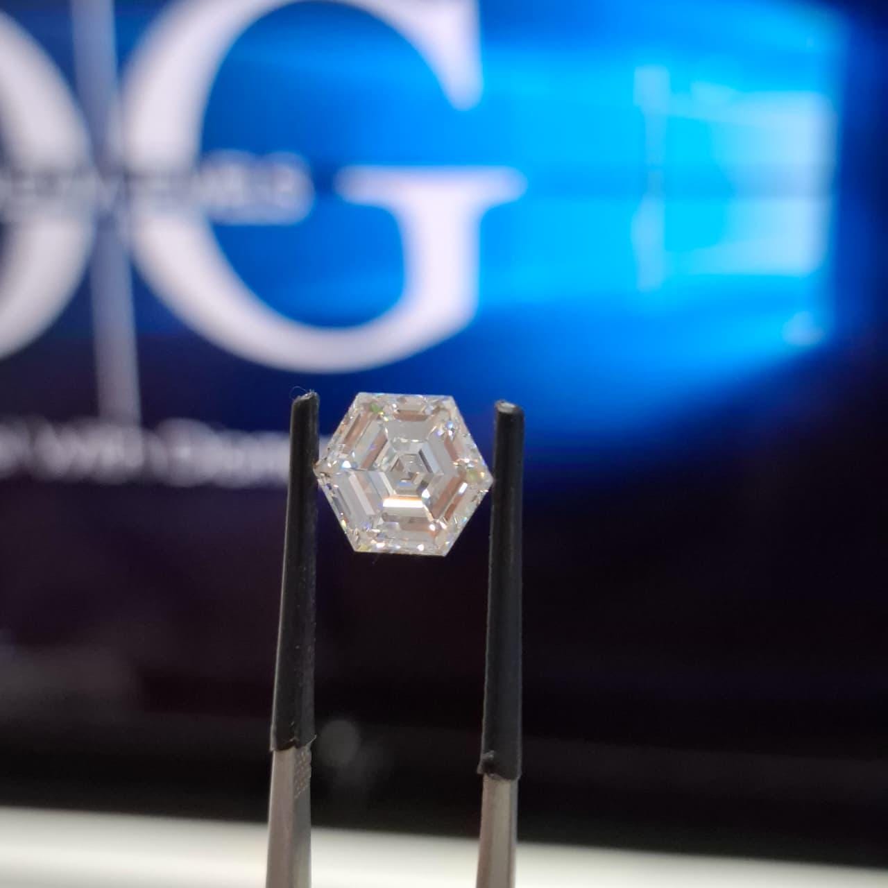 Hexagonal 2.14ct E VVS2, Loose Lab Grown Diamond – IGI Certified