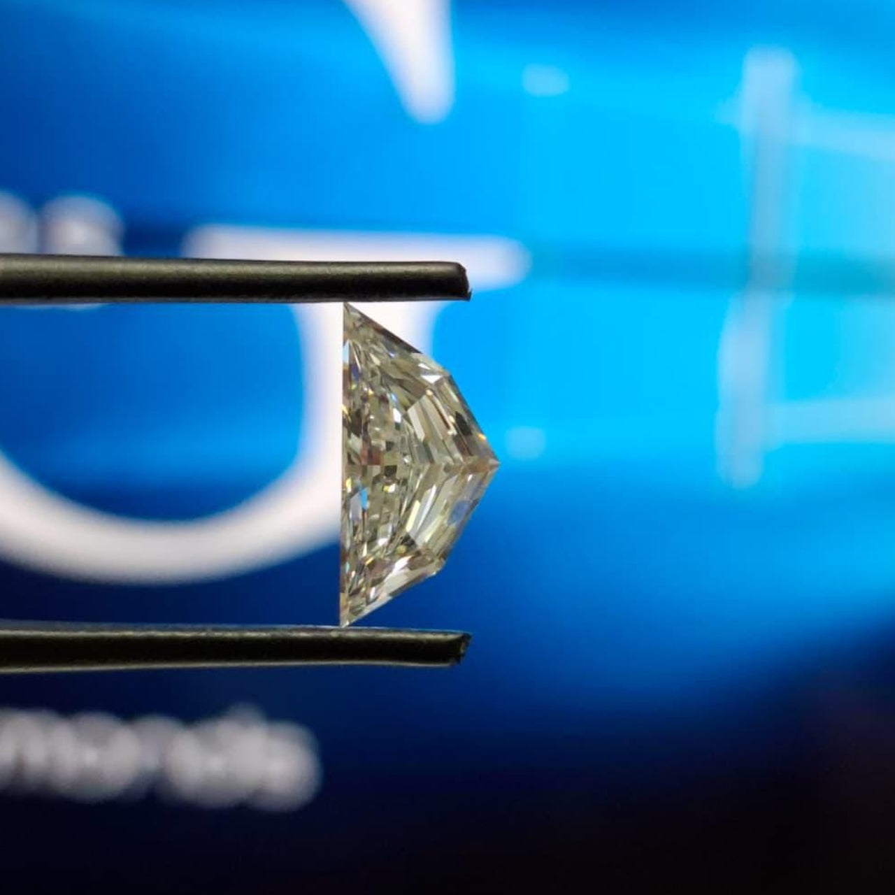 Cadillac Step Cut 2.06ct D VS1 Lab Grown Diamond: Loose Stone for Ring